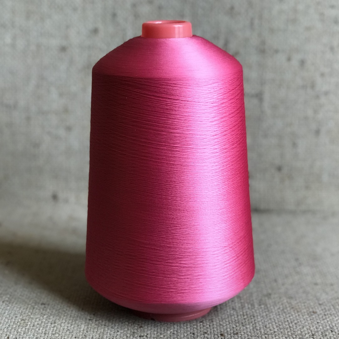 FIL POLYESTER RECYCLÉ POST-CONSOMMATION BOUTEILLES EN PET